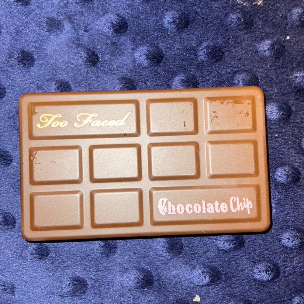 Too faced chocolate chip pallet